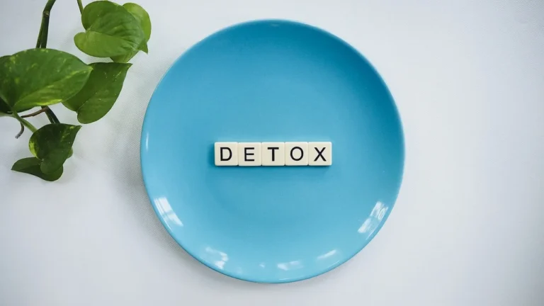 detoxifiere cu sucuri